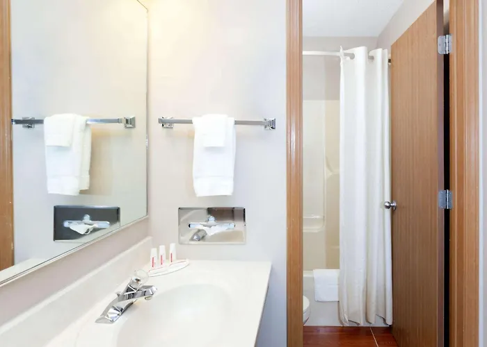Super 8 By Wyndham 2* Gilman