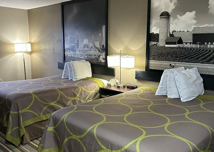Super 8 By Wyndham Hotel 2*