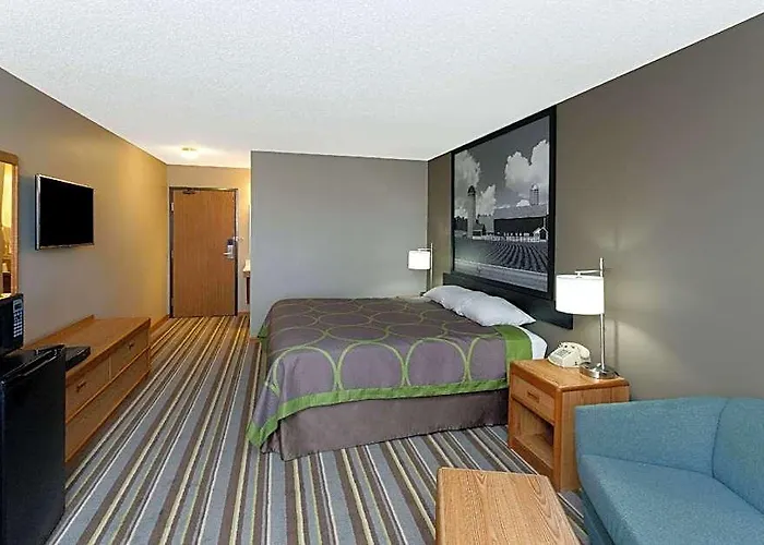 Hotel Super 8 By Wyndham 2*