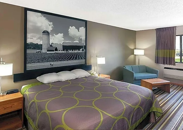 Super 8 By Wyndham Hotel Gilman