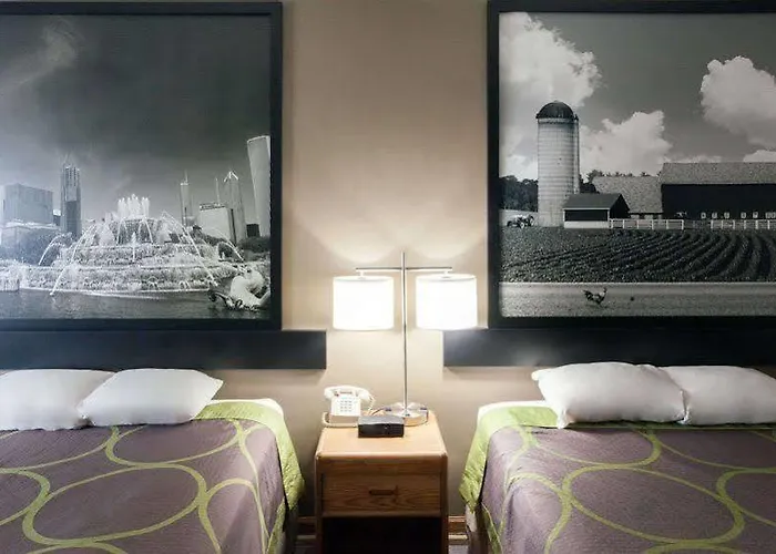Hotel Super 8 By Wyndham Gilman