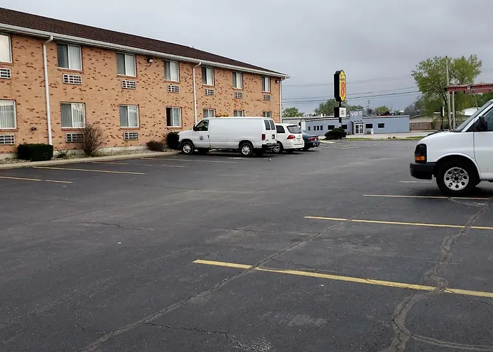 Super 8 By Wyndham Hotel